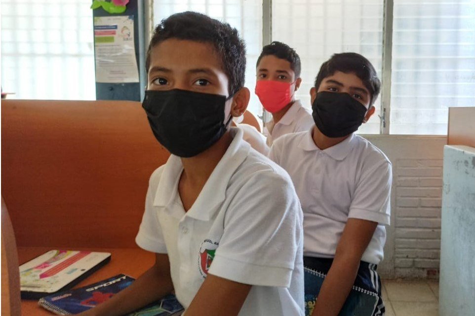 Estudiantes del Ministerio de Educación de Nicaragua (MINED) toman cursos de JovenSalud